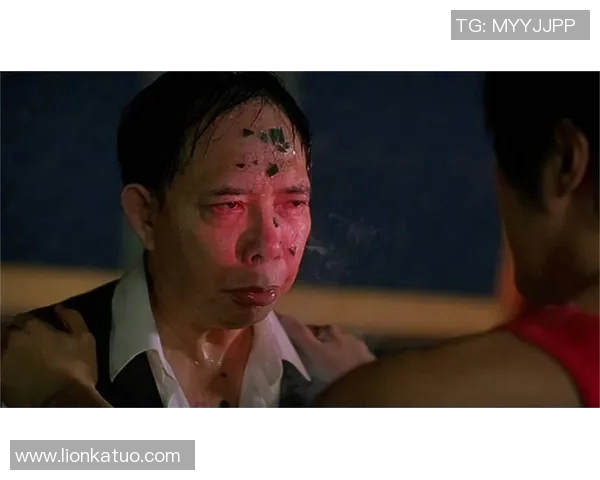 少林足球星爷倒地经典镜头重现笑料不断引爆观众笑声