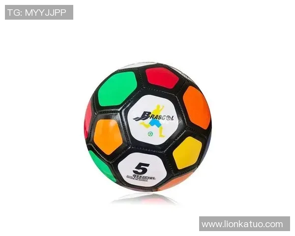 足球小玩具带你重温球星经典瞬间，玩转足球梦想世界