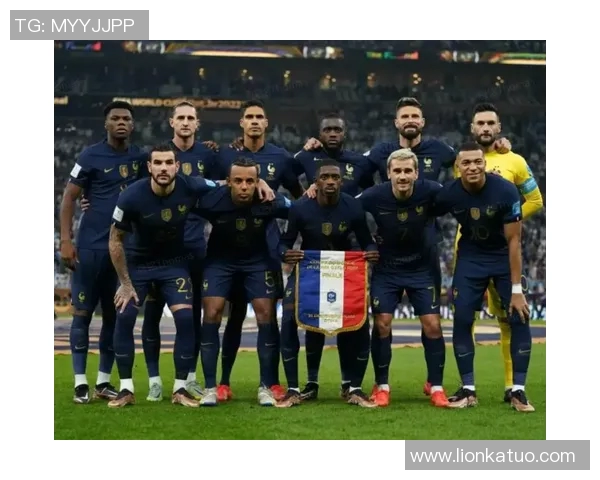 非洲足球队黑人球星的崛起与影响力：传奇人物及其足球生涯回顾